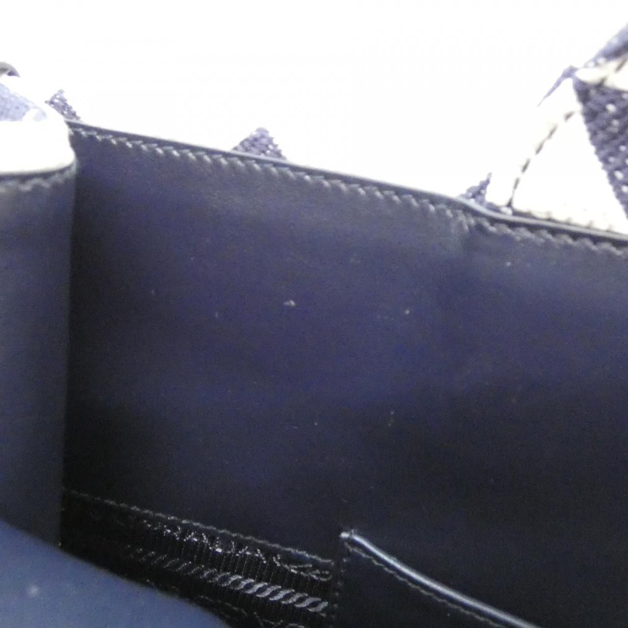 Prada Bag Handbag Gold — view 8