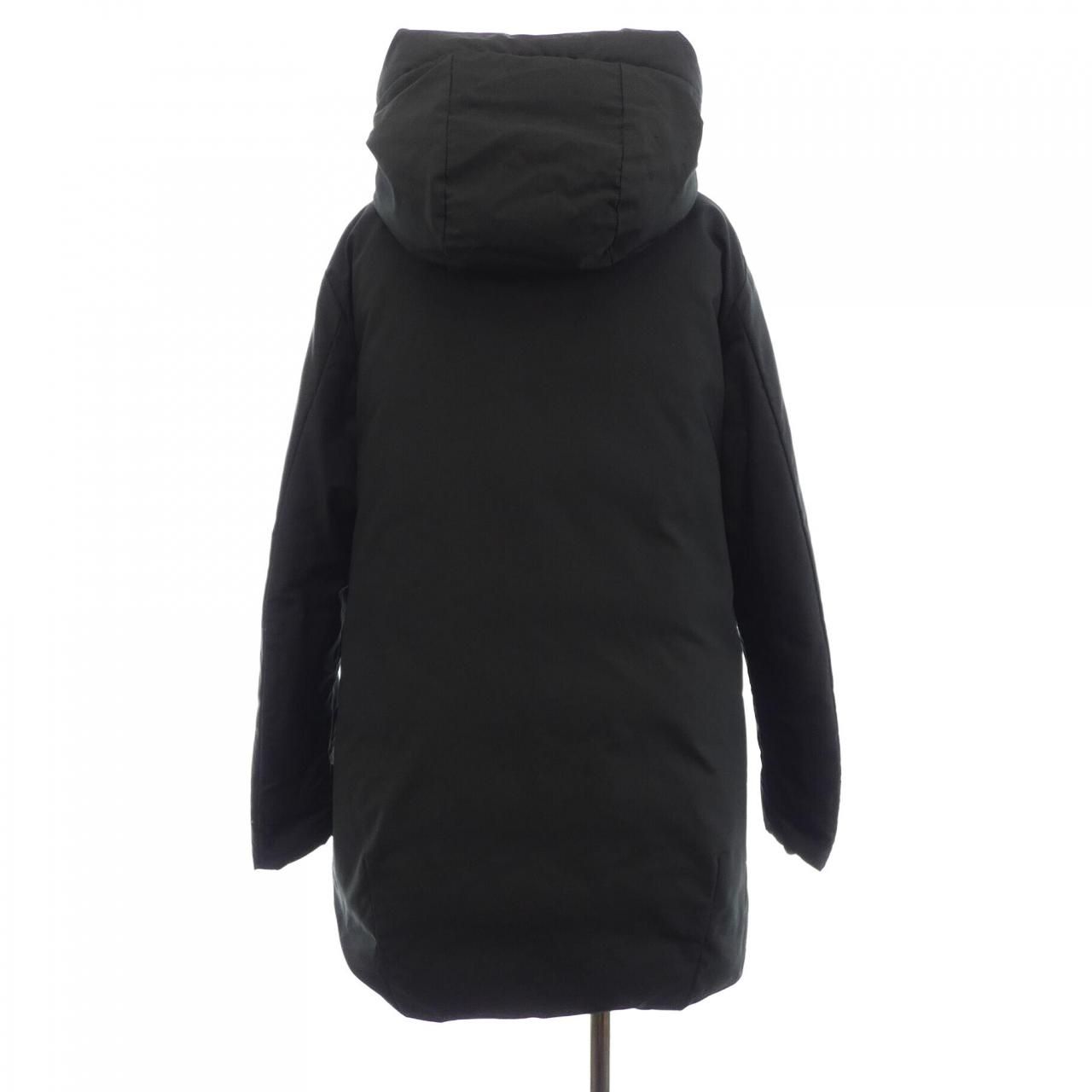 Moncler Colliers Down Jacket — view 9
