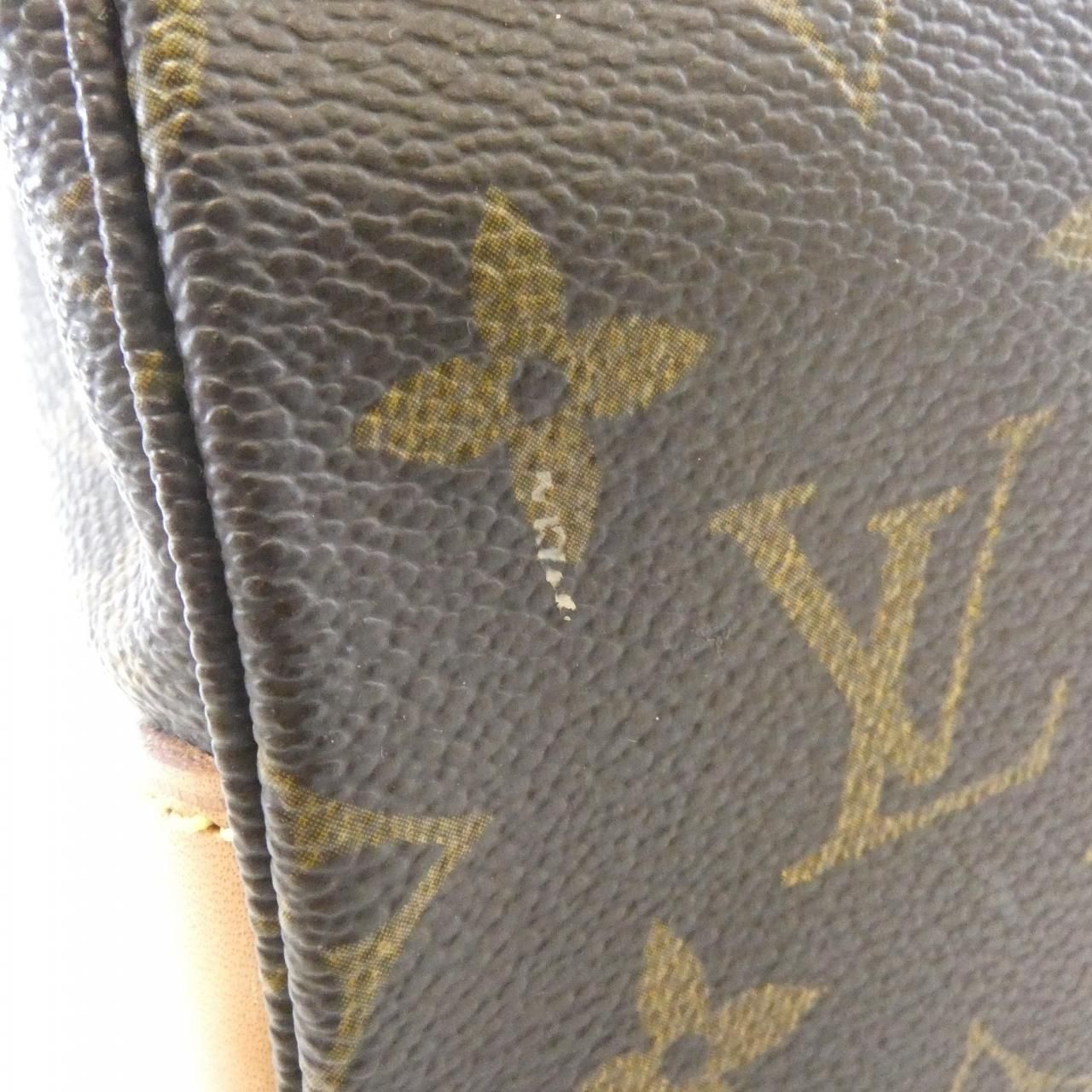 Louis Vuitton Monogram Boulogne 30 cm Shoulder — view 4