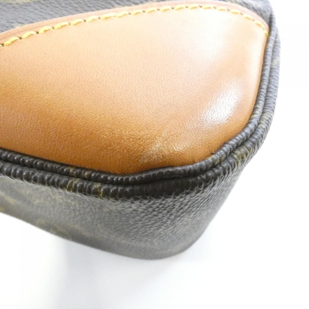 Louis Vuitton Monogram Boulogne 30 cm Shoulder — view 2