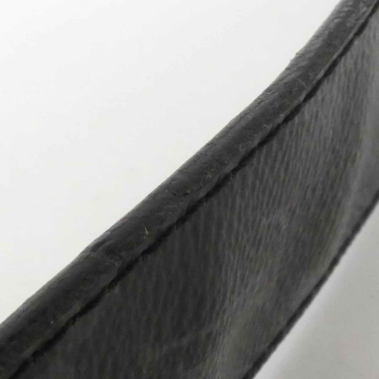 Louis Vuitton Taiga Lama Flap Messenger Shoulder — view 7