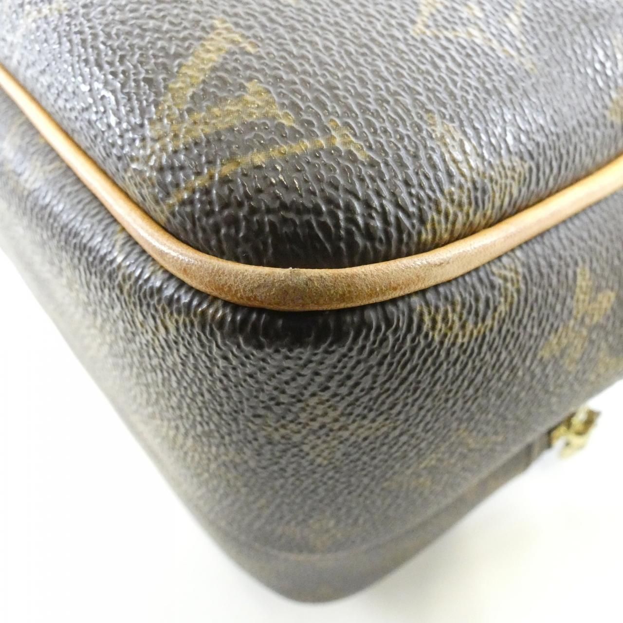 Louis Vuitton Monogram Reporter 28 cm Shoulder — view 3