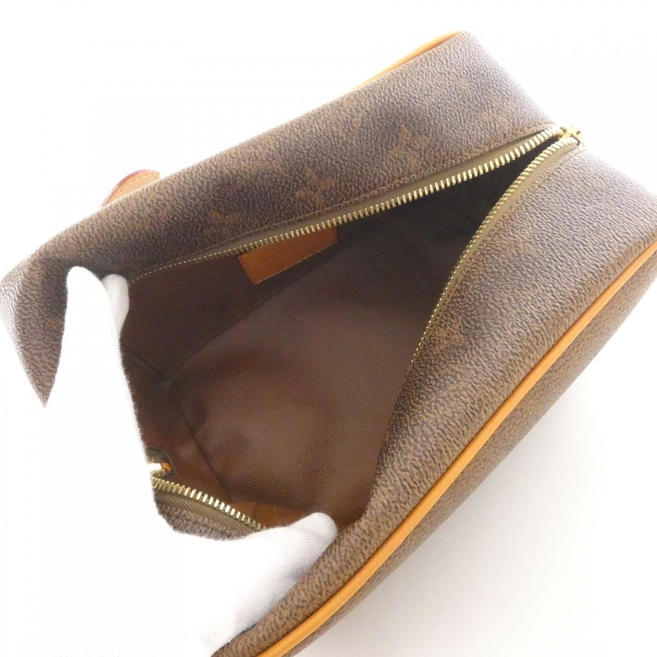 Louis Vuitton Monogram Locker Dopp Kit Pouch — view 6