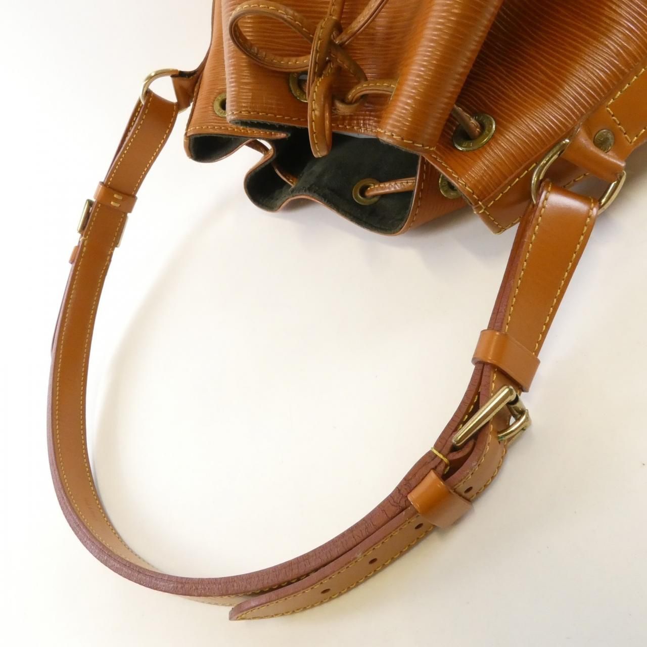 Louis Vuitton Epi Noe Shoulder — view 6