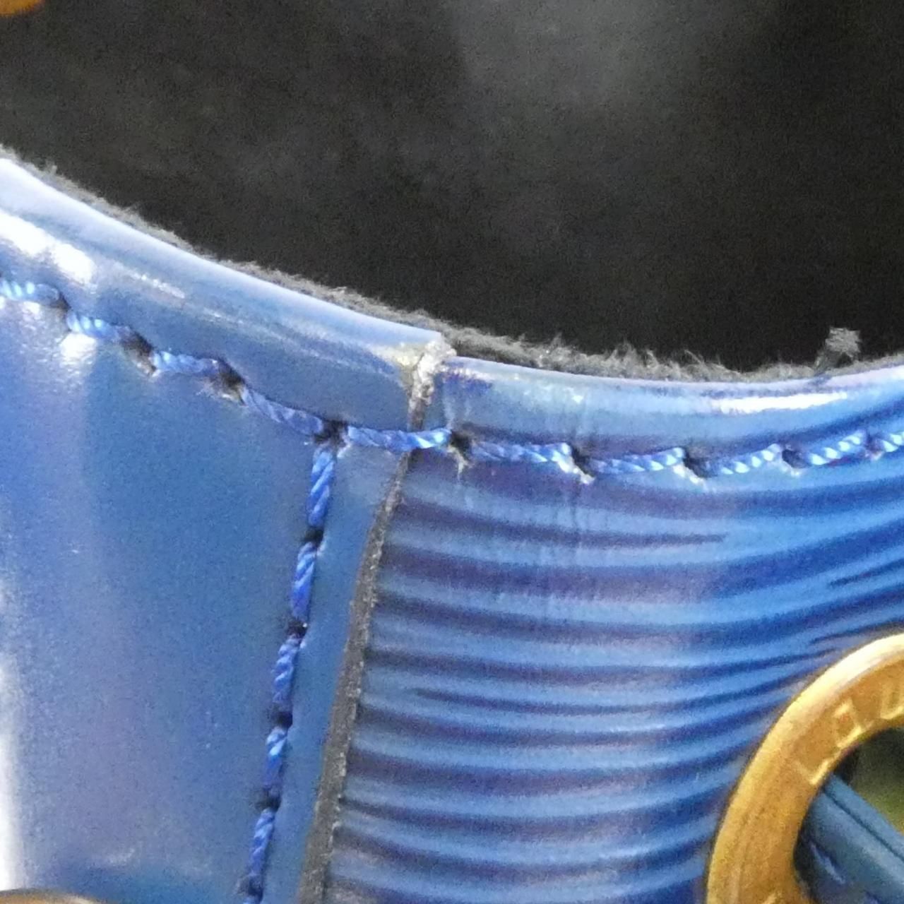 Louis Vuitton Epi Noe Shoulder — view 4