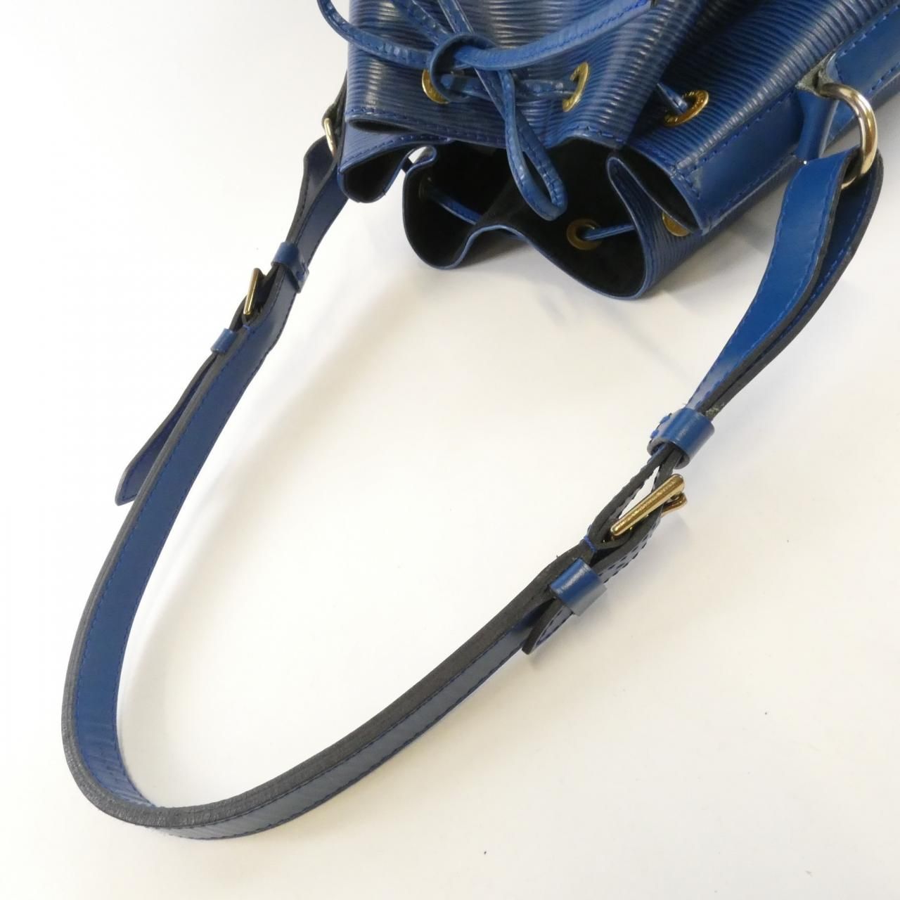 Louis Vuitton Epi Noe Shoulder — view 7