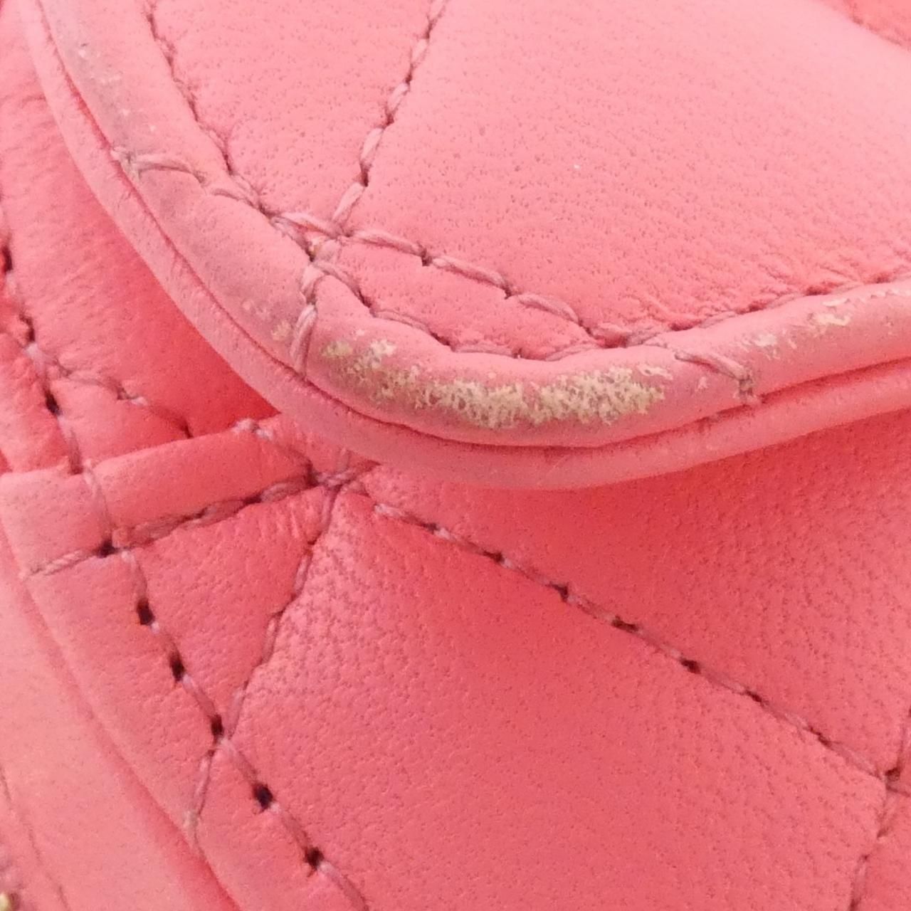 Chanel Shoulder Bag Pink Heart — view 6
