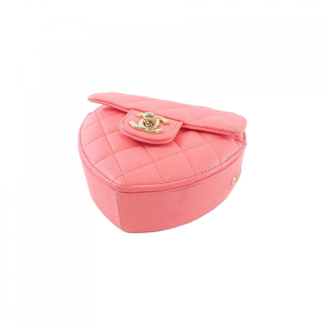 Chanel Shoulder Bag Pink Heart — view 3
