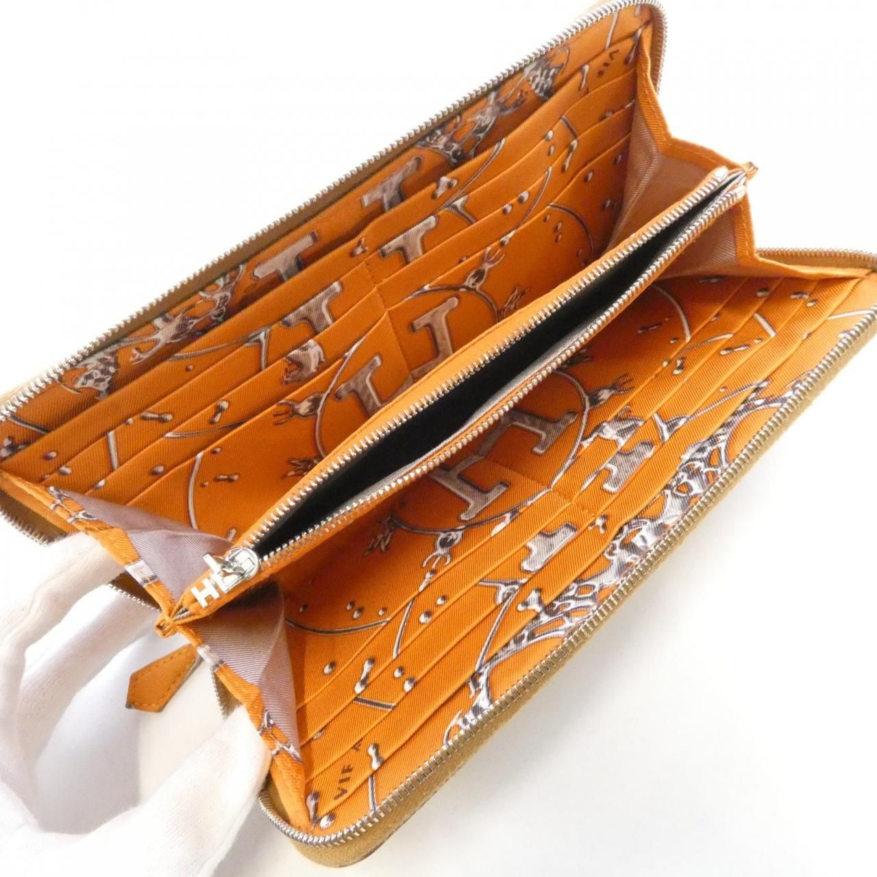 Hermes Vif Argent Silk in Classic Wallet — view 8