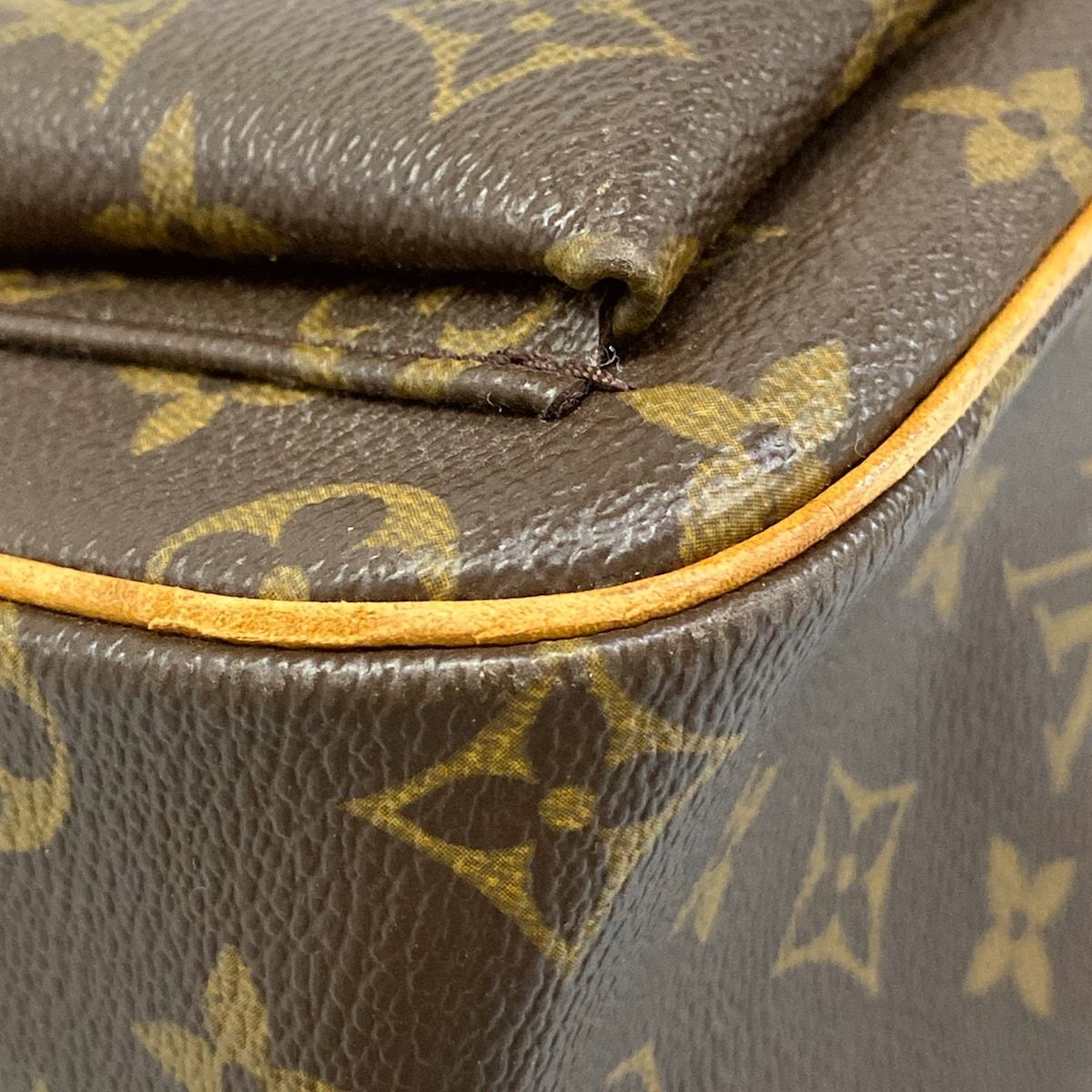 Louis Vuitton Shoulder Bag Monogram Viva-Cite GM — view 6