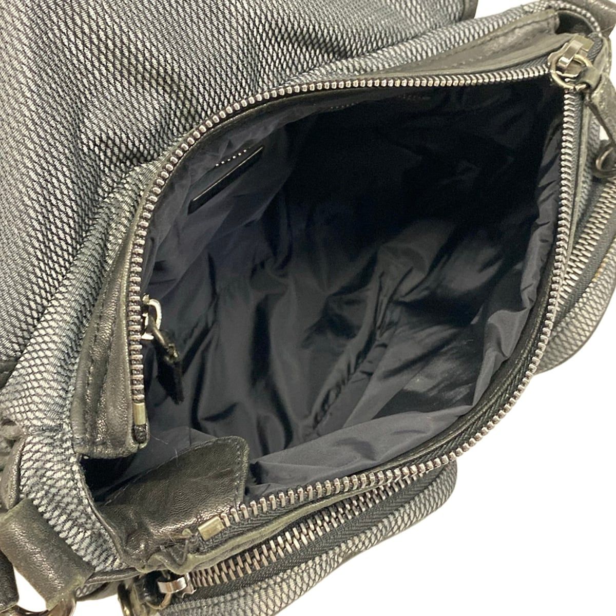 Miu Miu Shoulder Bag Black Leather — view 7