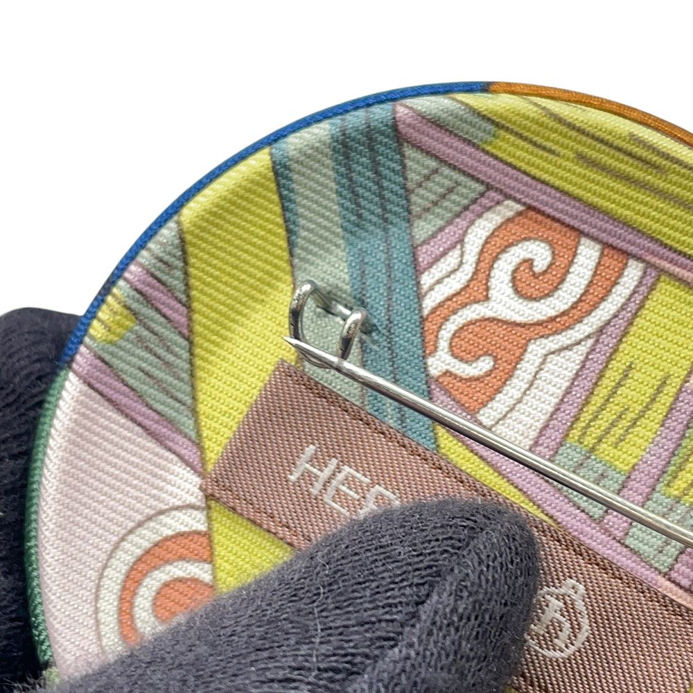Hermes Brooch Petit Ash Silk Batch — view 5