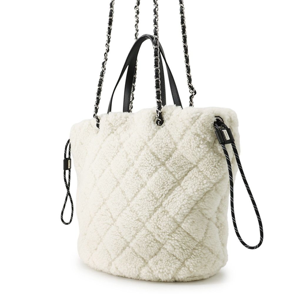 Chanel Tote CC Logo Coconage Tweed Shearling Drawstring White — view 2