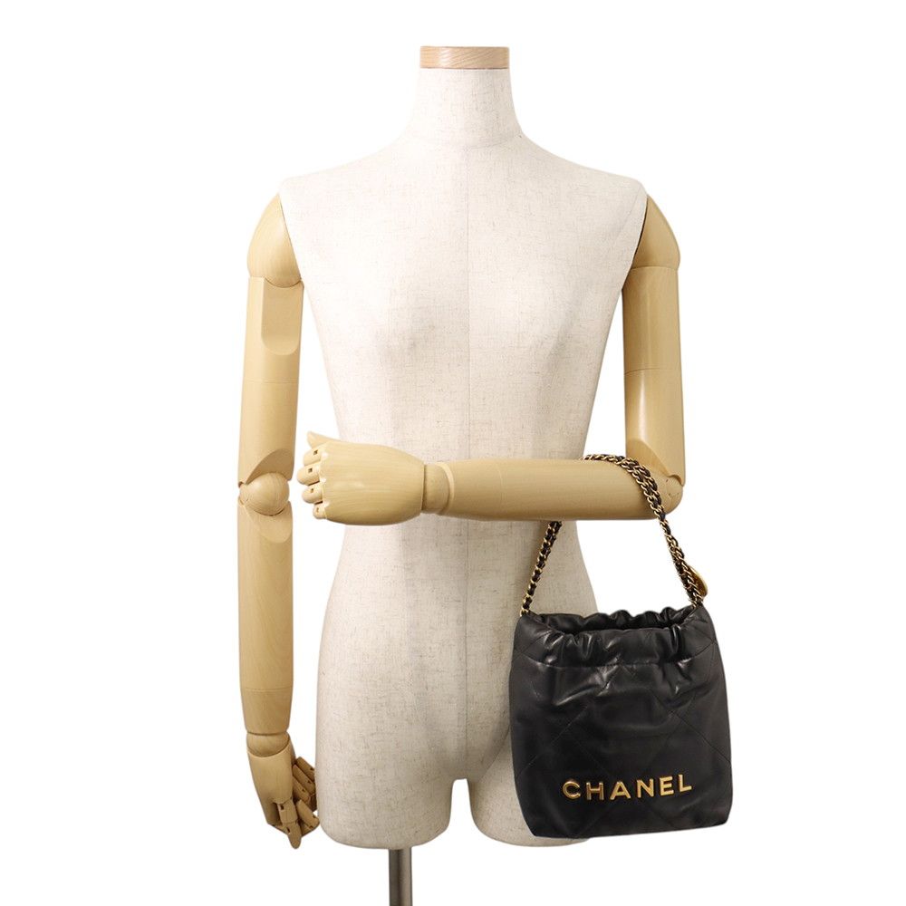 Chanel Handbag 22 Mini CC Logo Shiny Calf Leather 2-Way Black — view 4