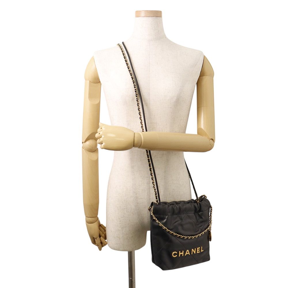 Chanel Handbag 22 Mini CC Logo Shiny Calf Leather 2-Way Black — view 5