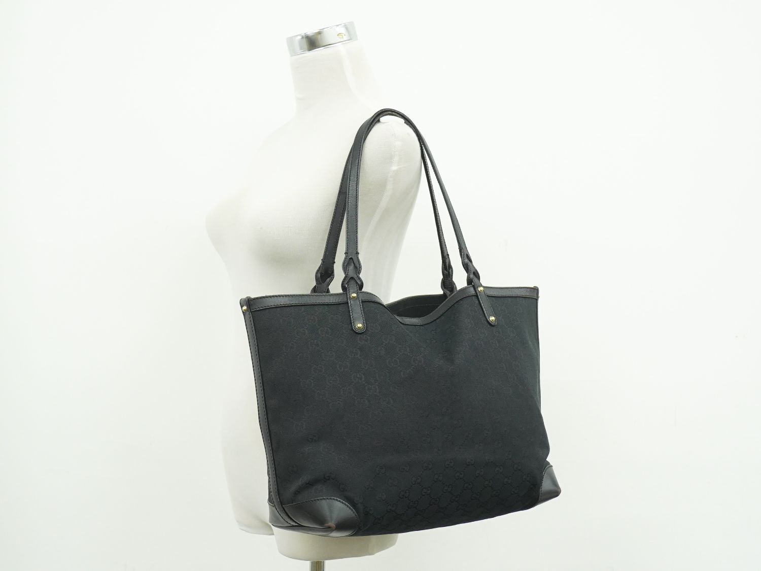 Gucci GG Canvas Shoulder Bag Tote Black — view 6