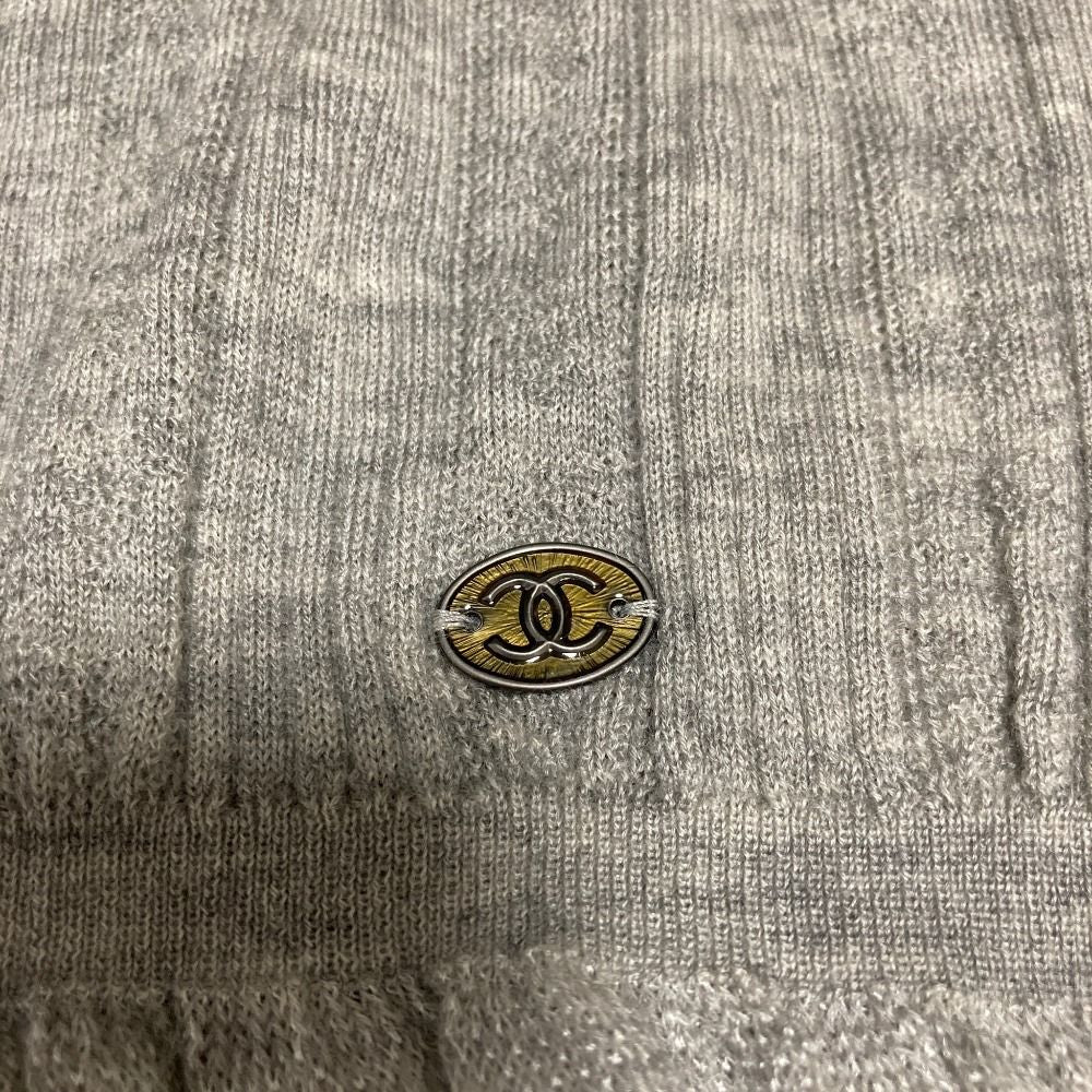 Chanel Cashmere V-neck Knit Top Sweater 38 Gray — view 6