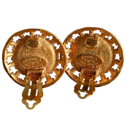 Chanel 25 CC Logo Metal Faux Pearl Clip Earrings Gold Plated — view 4