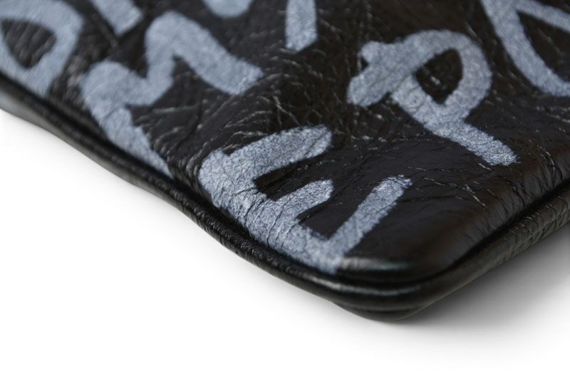 Balenciaga Clutch Graffiti Leather Black — view 5