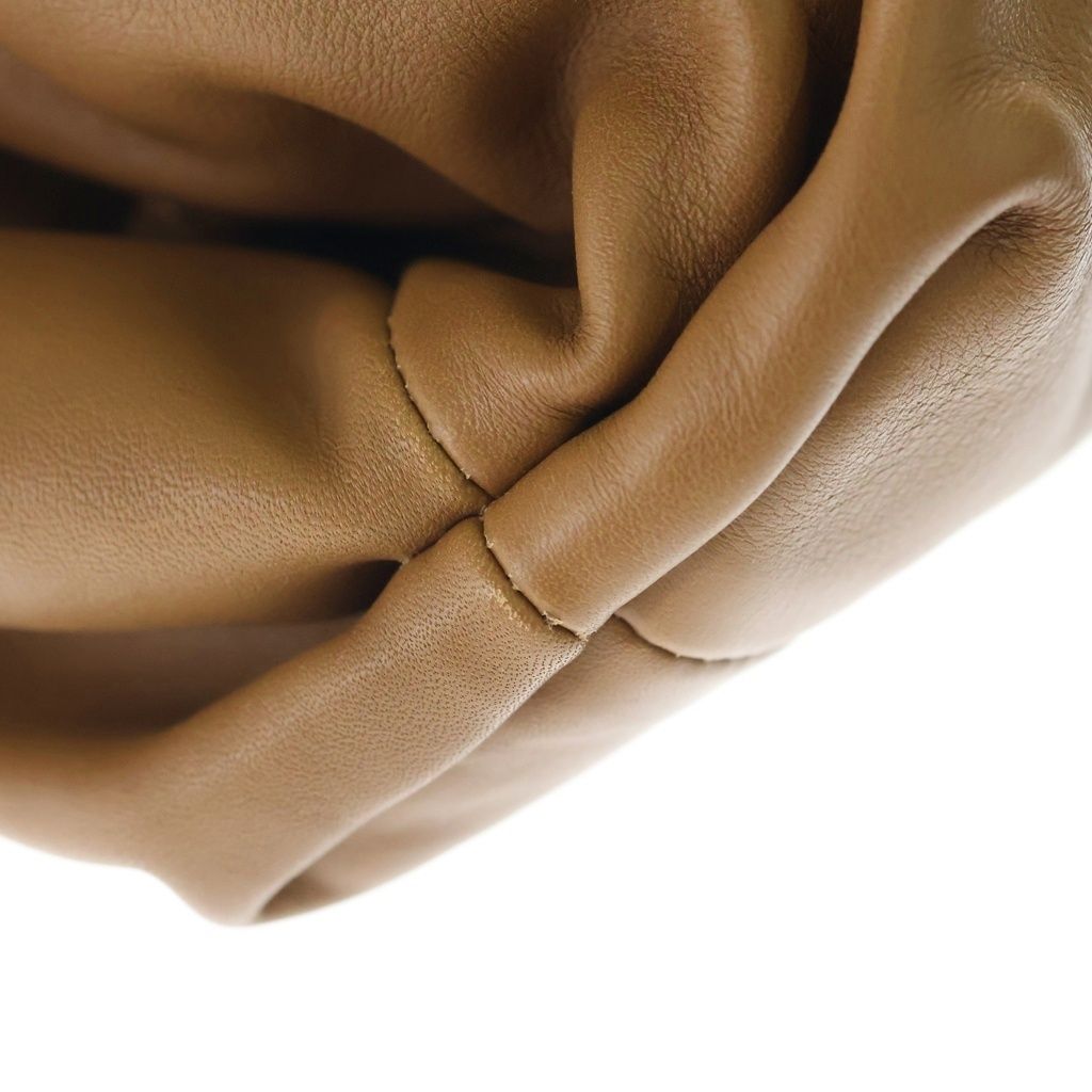 Bottega Veneta the Pouch Leather Clutch Second Kiss Lock Gold Brown — view 6