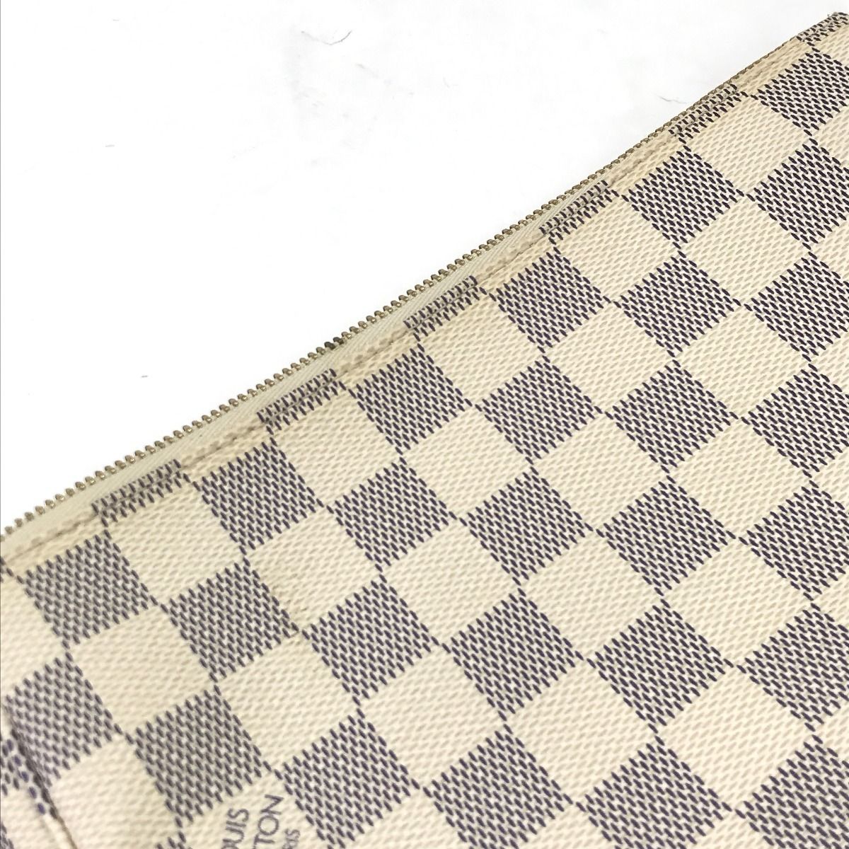 Louis Vuitton Handbag Damier Azur Pochette White — view 5