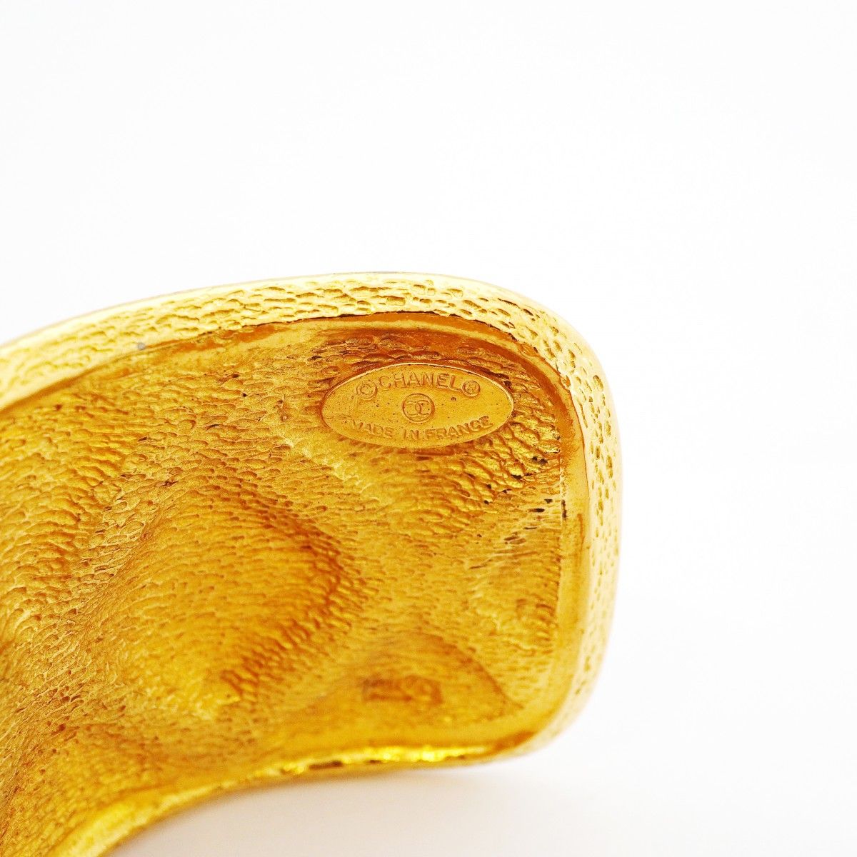 Chanel Bangle Vintage CC Logo Quilted Gold Plated Bracelet — view 5