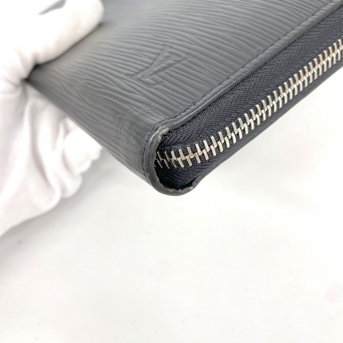 Louis Vuitton Wallet Epi Zippy Organizer NM Noir — view 5
