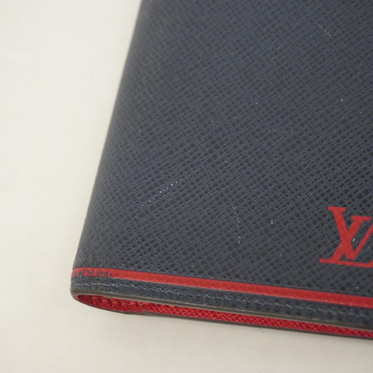 Louis Vuitton Wallet Taiga Portefeuille Brazza Blue Marine — view 7