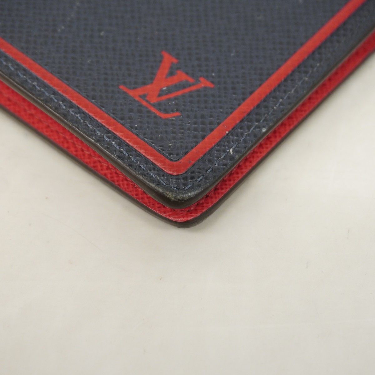Louis Vuitton Wallet Taiga Portefeuille Brazza Blue Marine — view 6