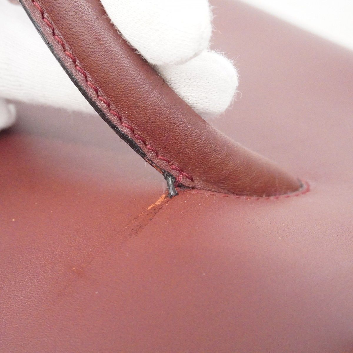 Cartier Handbag Must Leather Bordeaux Gold — view 6