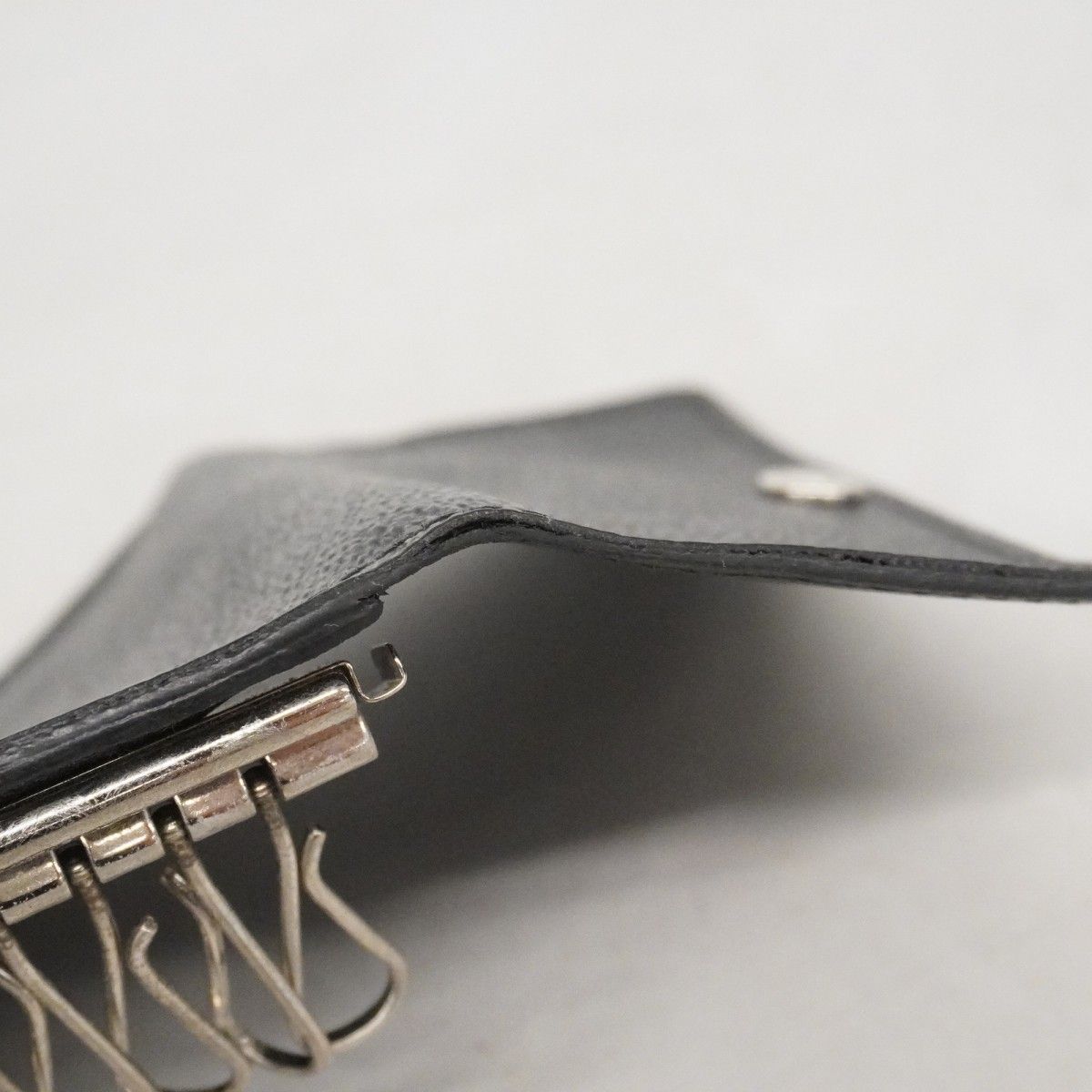 Louis Vuitton Key Case Damier Graphite Multicles 6 Black Key Holder — view 6