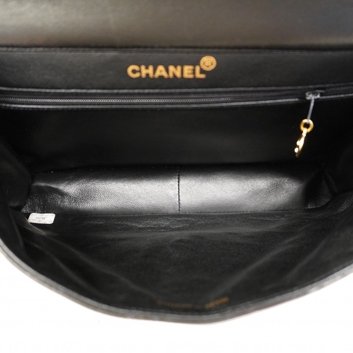 Chanel Shoulder Bag Quilted Face Lambskin Black Gold — view 4