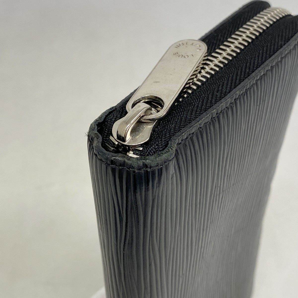 Louis Vuitton Wallet Epi Zippy Noir — view 6