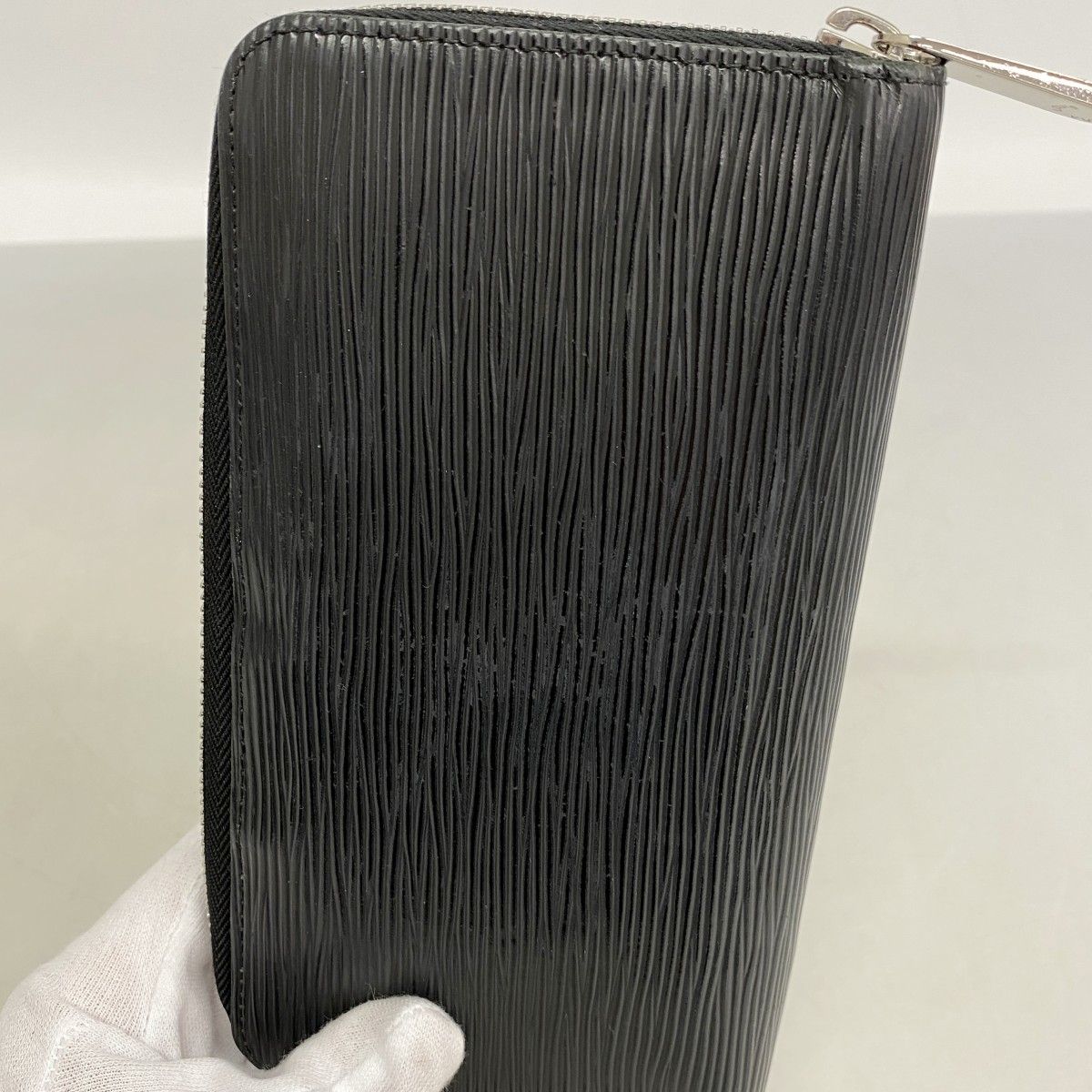 Louis Vuitton Wallet Epi Zippy Noir — view 8