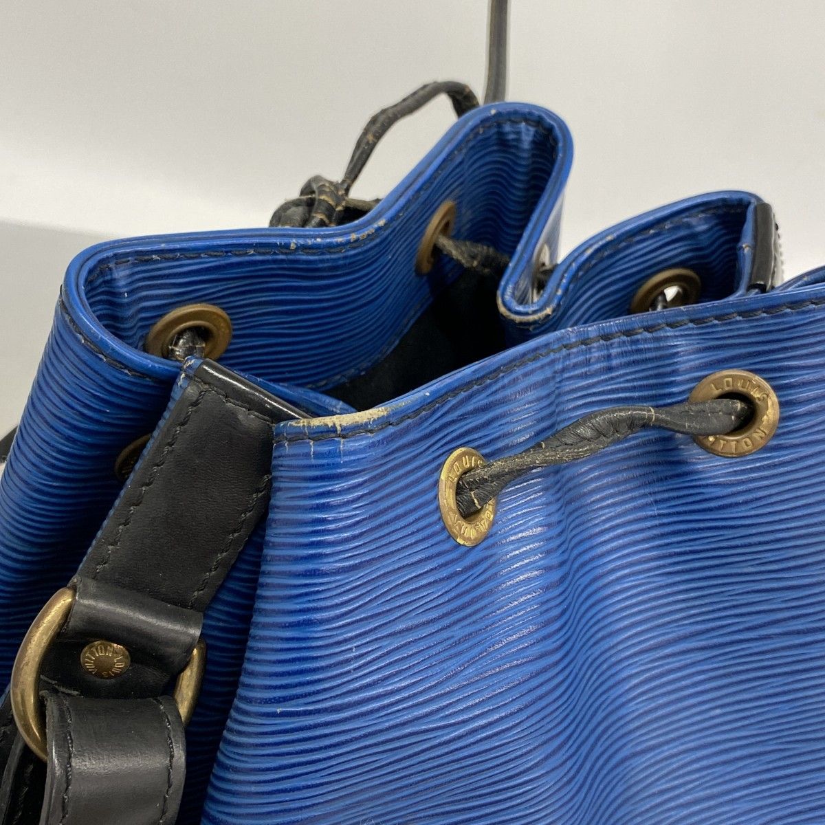 Louis Vuitton Shoulder Bag Epi Petit Noir Toledo Blue — view 7