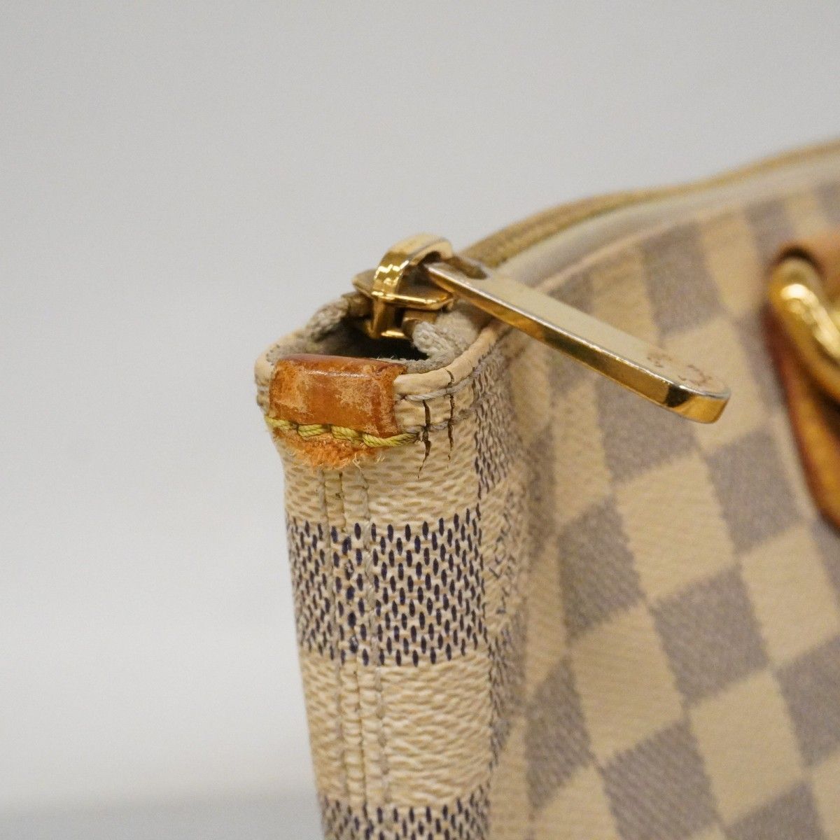 Louis Vuitton Handbag Damier Azur Saleya PM White — view 6