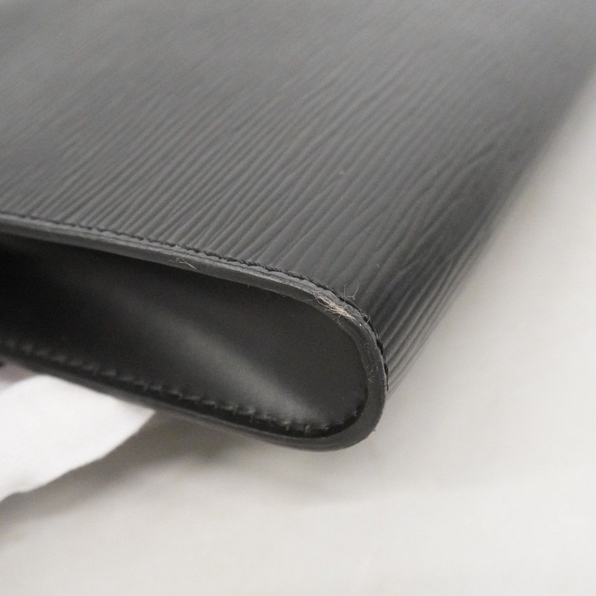Louis Vuitton Shoulder Bag Epi Pochette Arche Noir — view 7