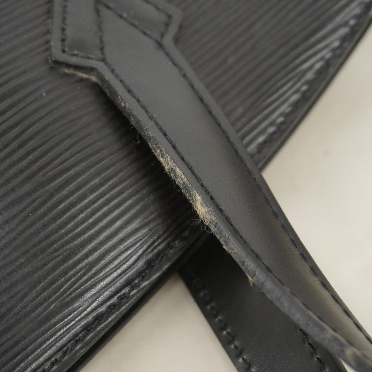 Louis Vuitton Handbag Epi Saint Jacques Noir — view 7