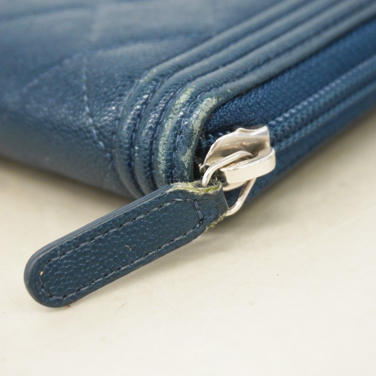 Chanel Wallet Caviar Leather Navy Silver — view 6