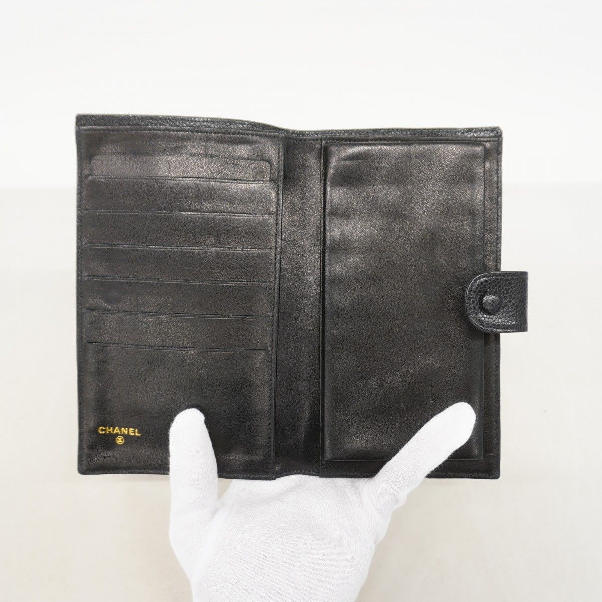 Chanel Wallet Caviar Leather Black Gold — view 3