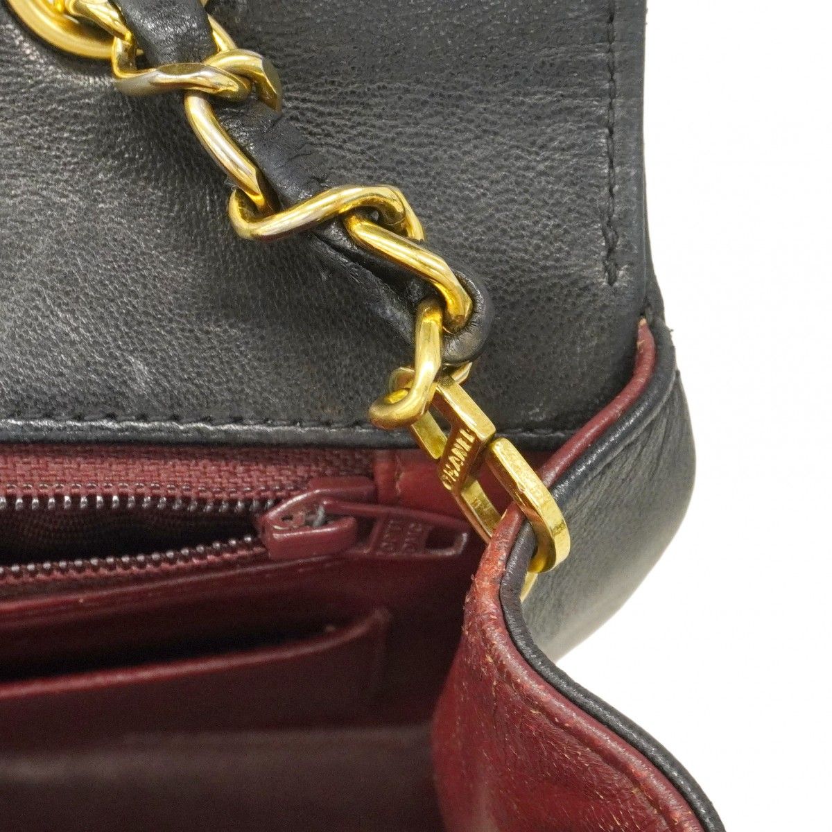 Chanel Shoulder Bag Diana Lambskin Black Gold — view 9
