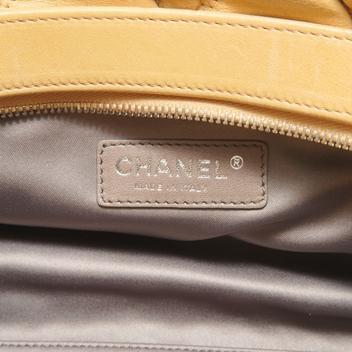 Chanel Shoulder Bag Bubble Quilt Chain — view 9