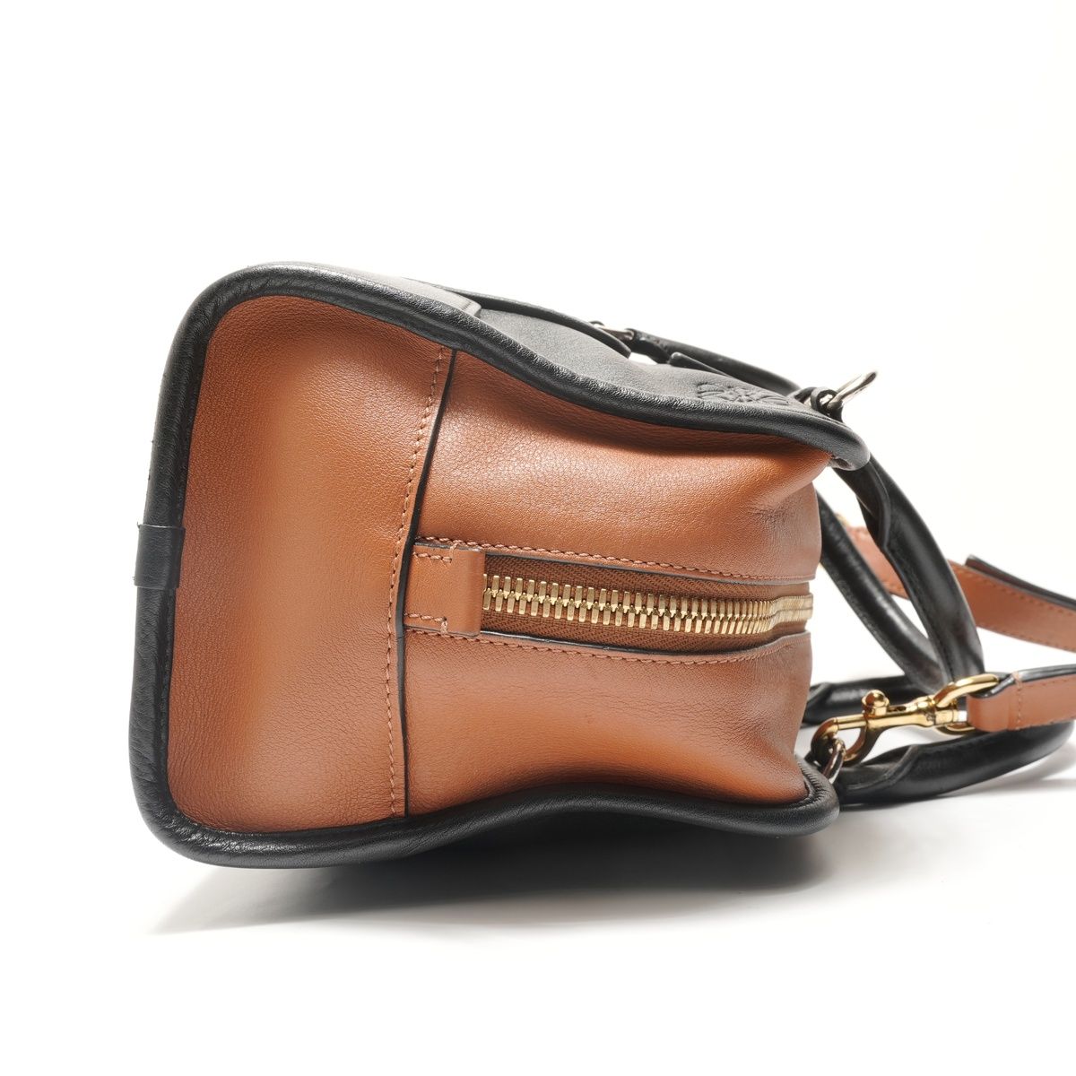 Loewe Shoulder Bag Amazona 28 Multi Application 2-Way — view 4