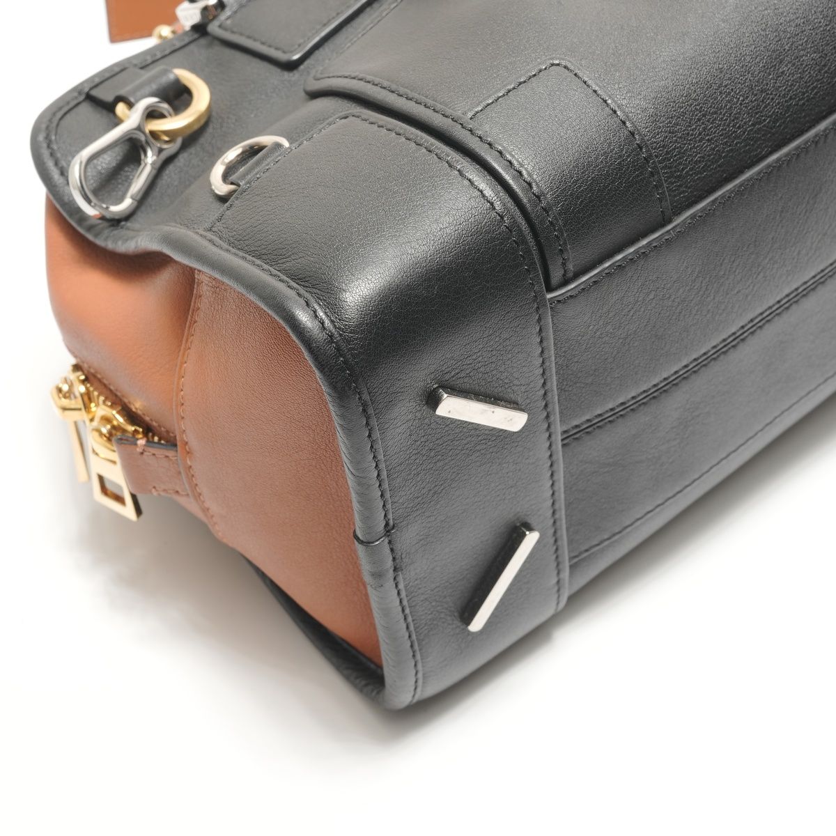 Loewe Shoulder Bag Amazona 28 Multi Application 2-Way — view 5