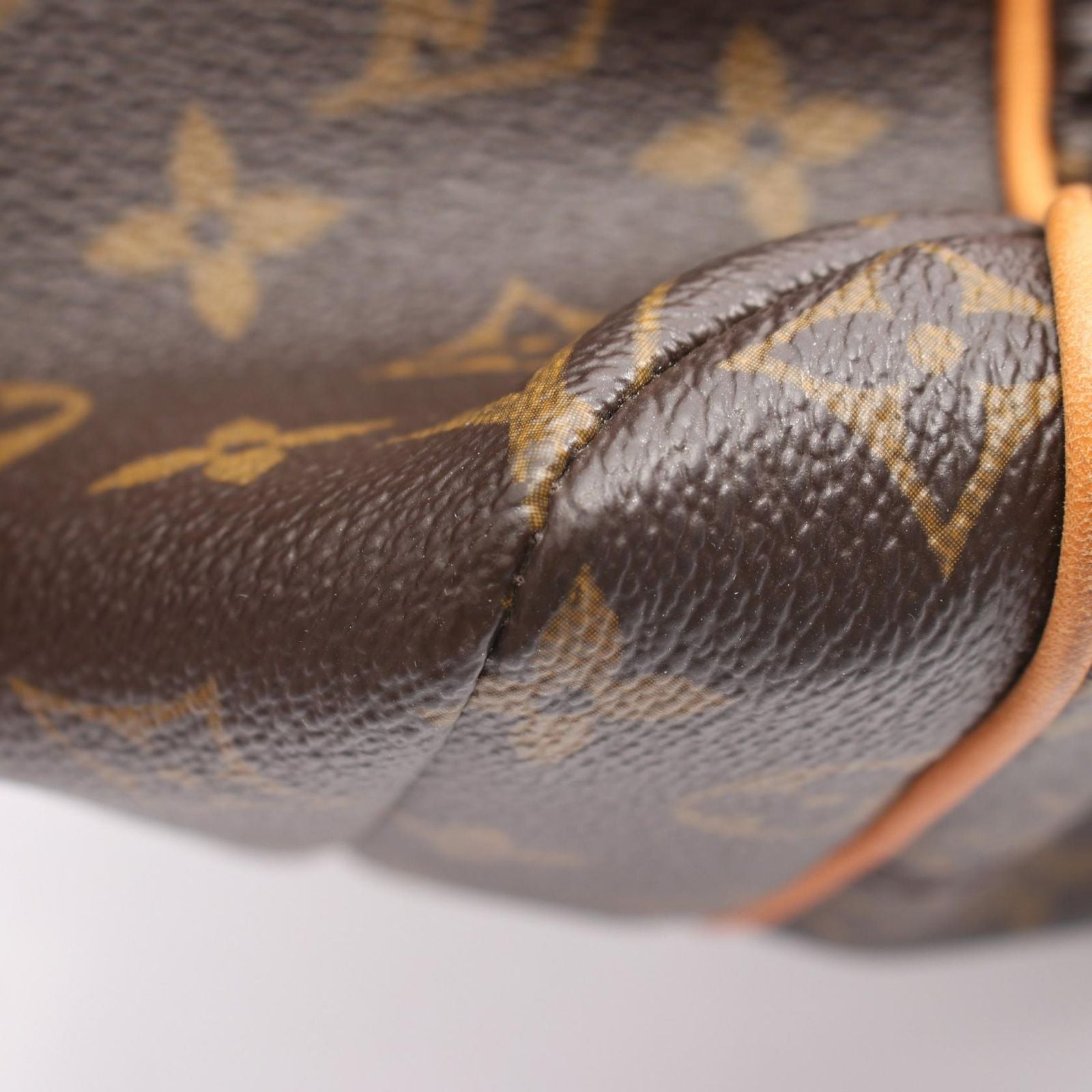Louis Vuitton Tote Totally MM Monogram Canvas Leather — view 6