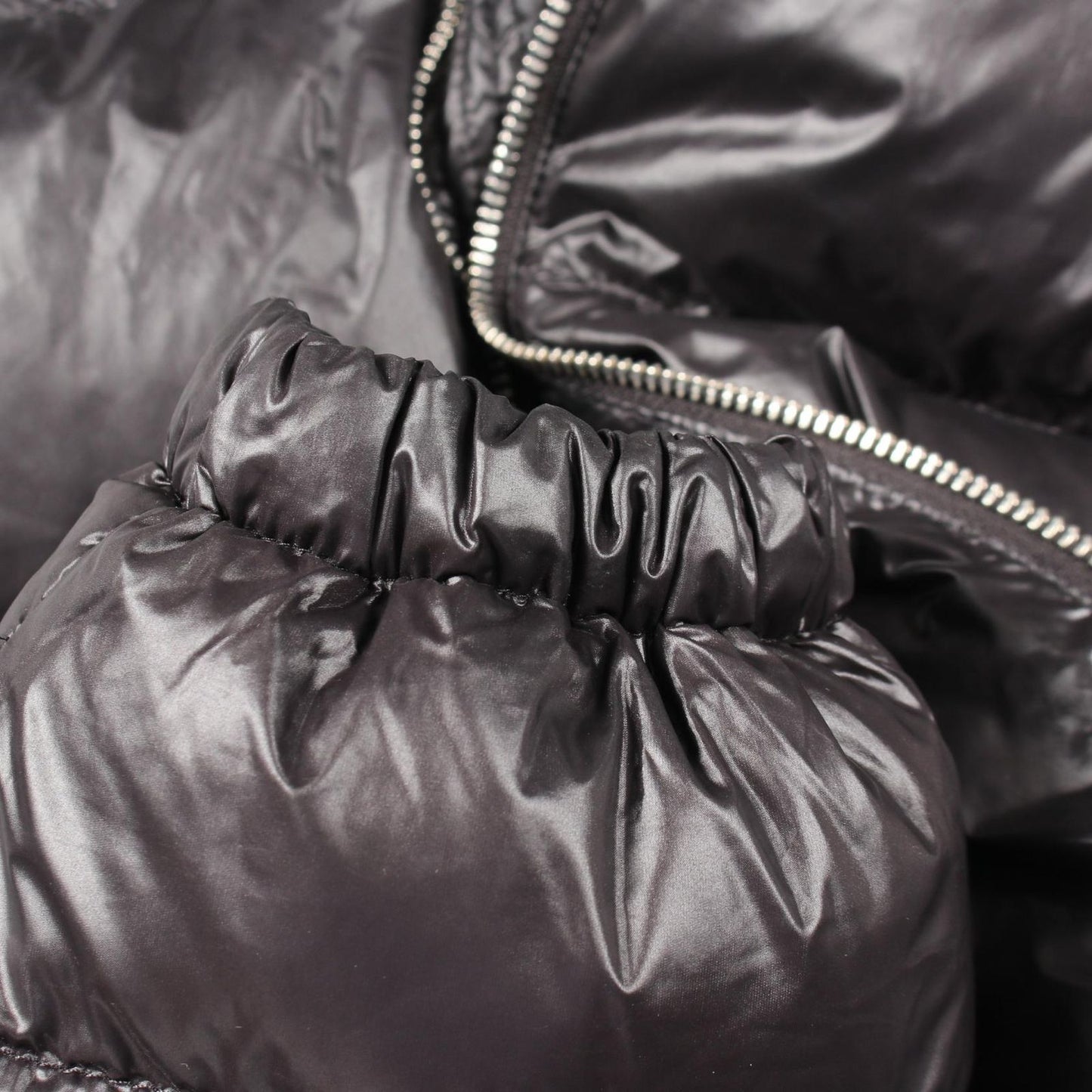Prada Down Jacket Logo Print Hooded Black — view 8