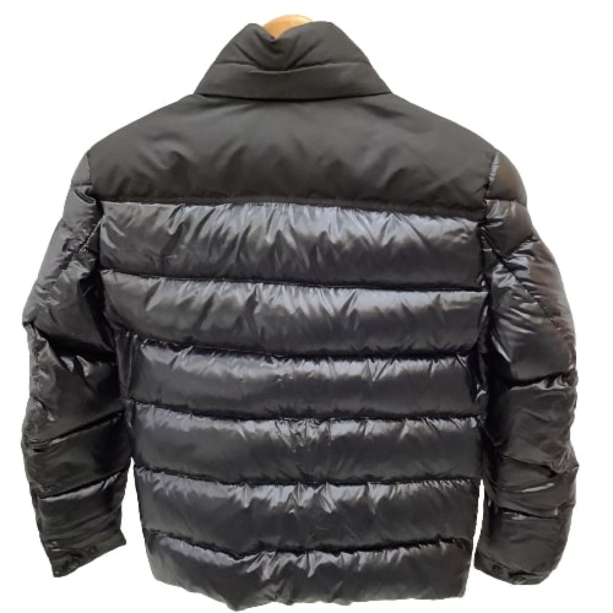 Moncler Down Jacket 00 Black — view 3