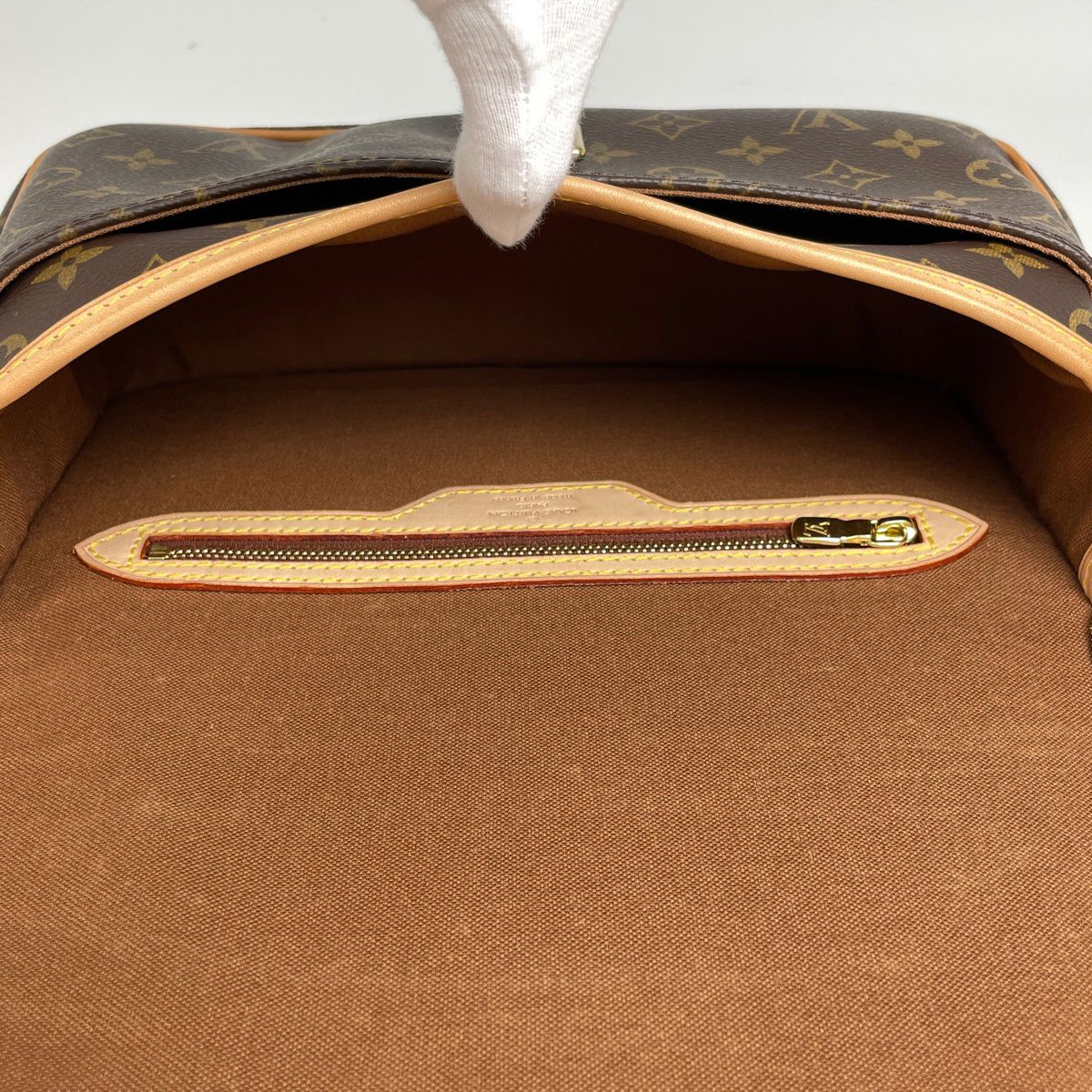 Louis Vuitton Sologne Crossbody Shoulder Bag Monogram Brown — view 7