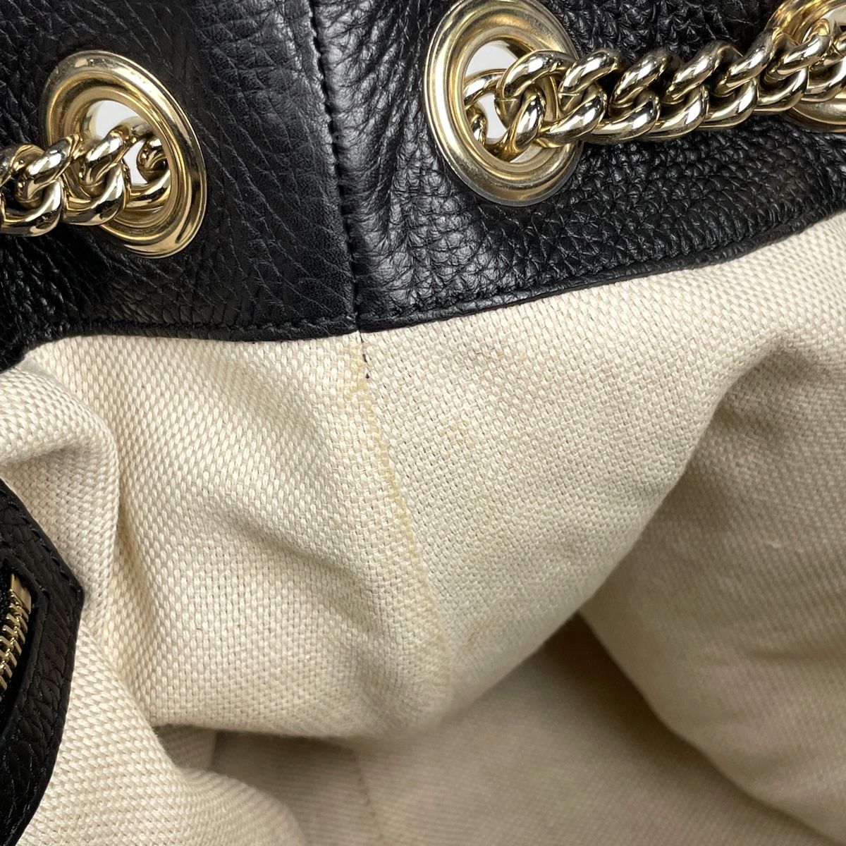 Gucci Soho Chain Shoulder Bag Fringe Tassel Interlocking Leather Black — view 6