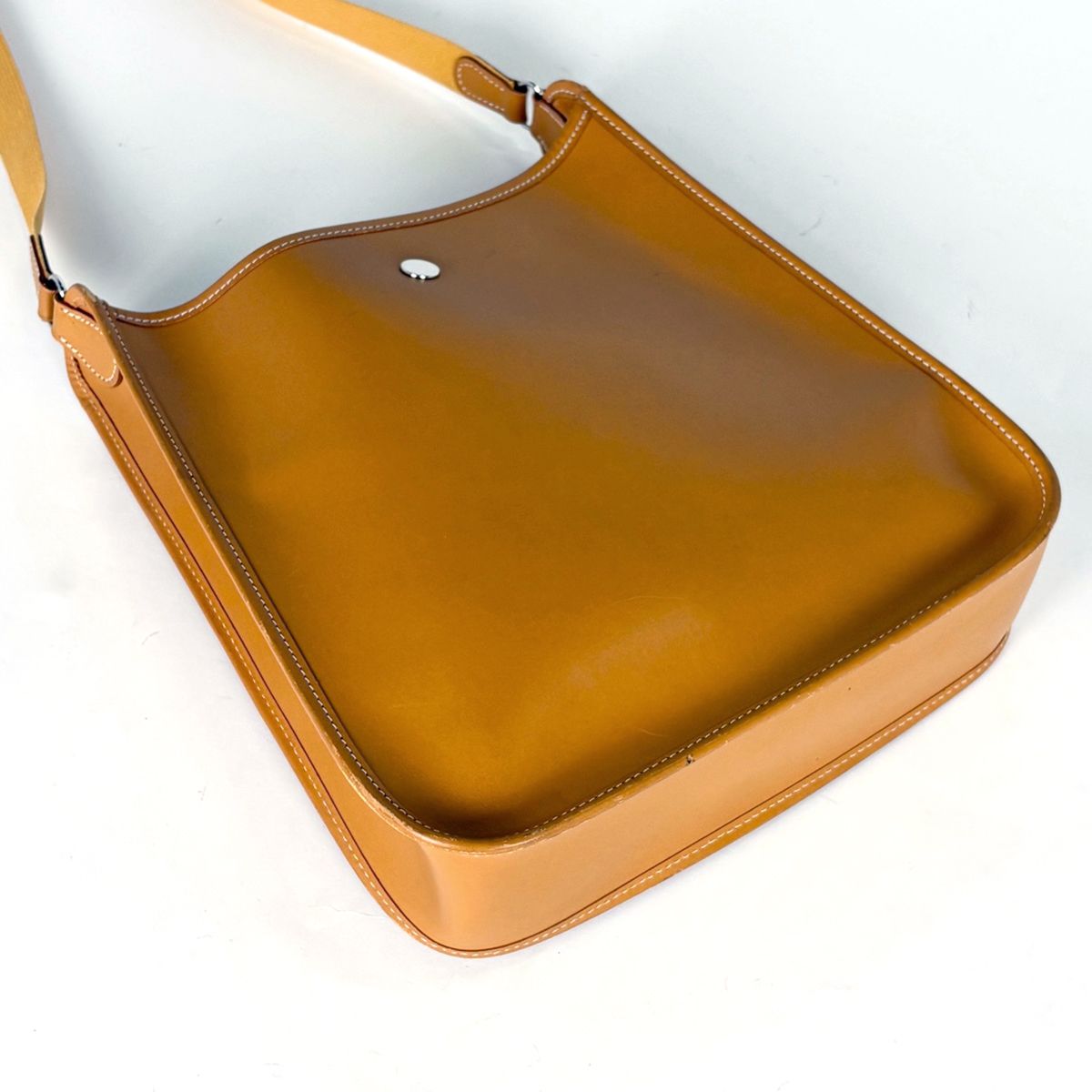 Hermes Vespa PM Shoulder Bag Vache Natural — view 2